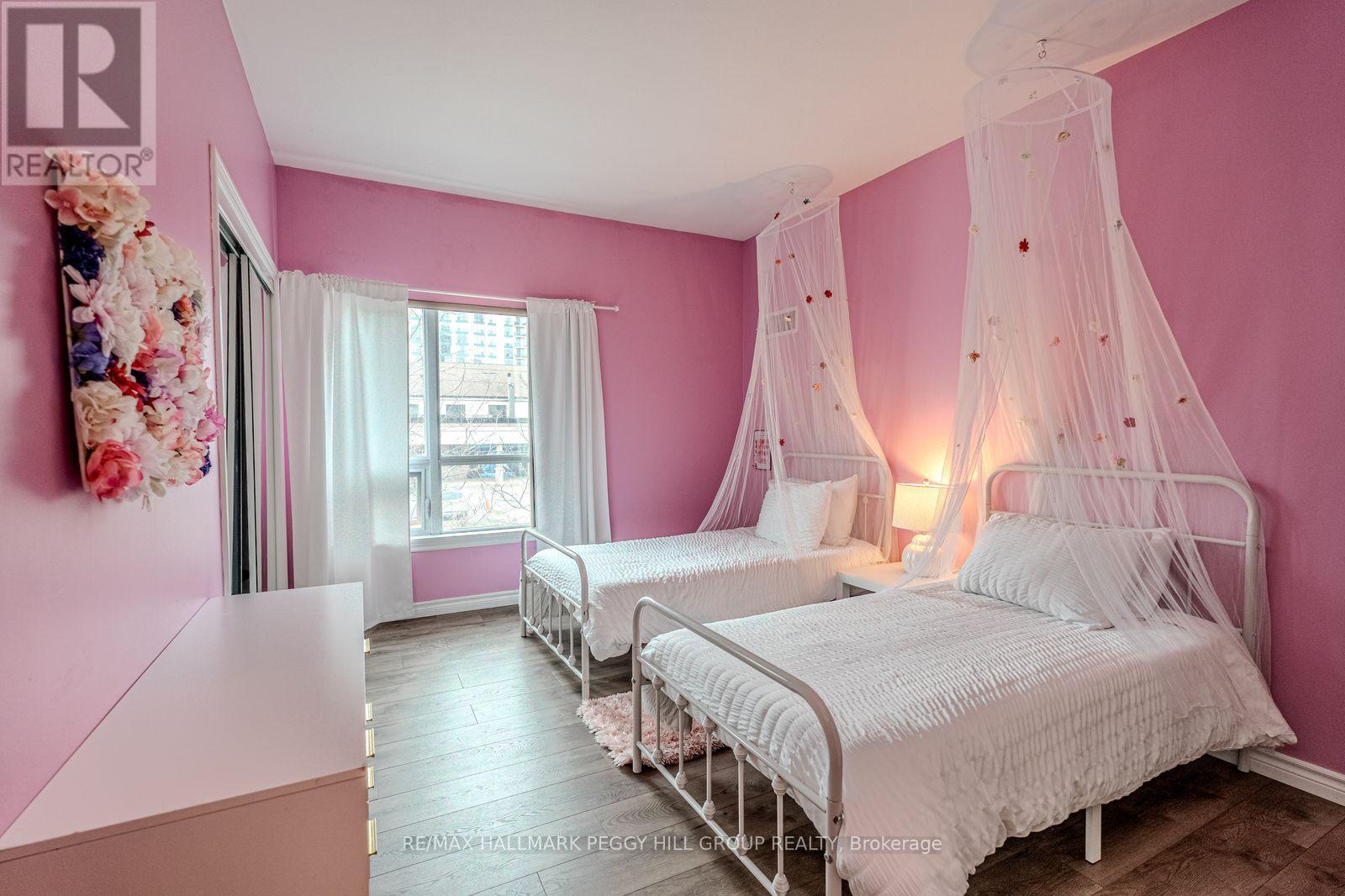 6 Victoria Street, Barrie, Ontario  L4N 6G2 - Photo 12 - S12396758