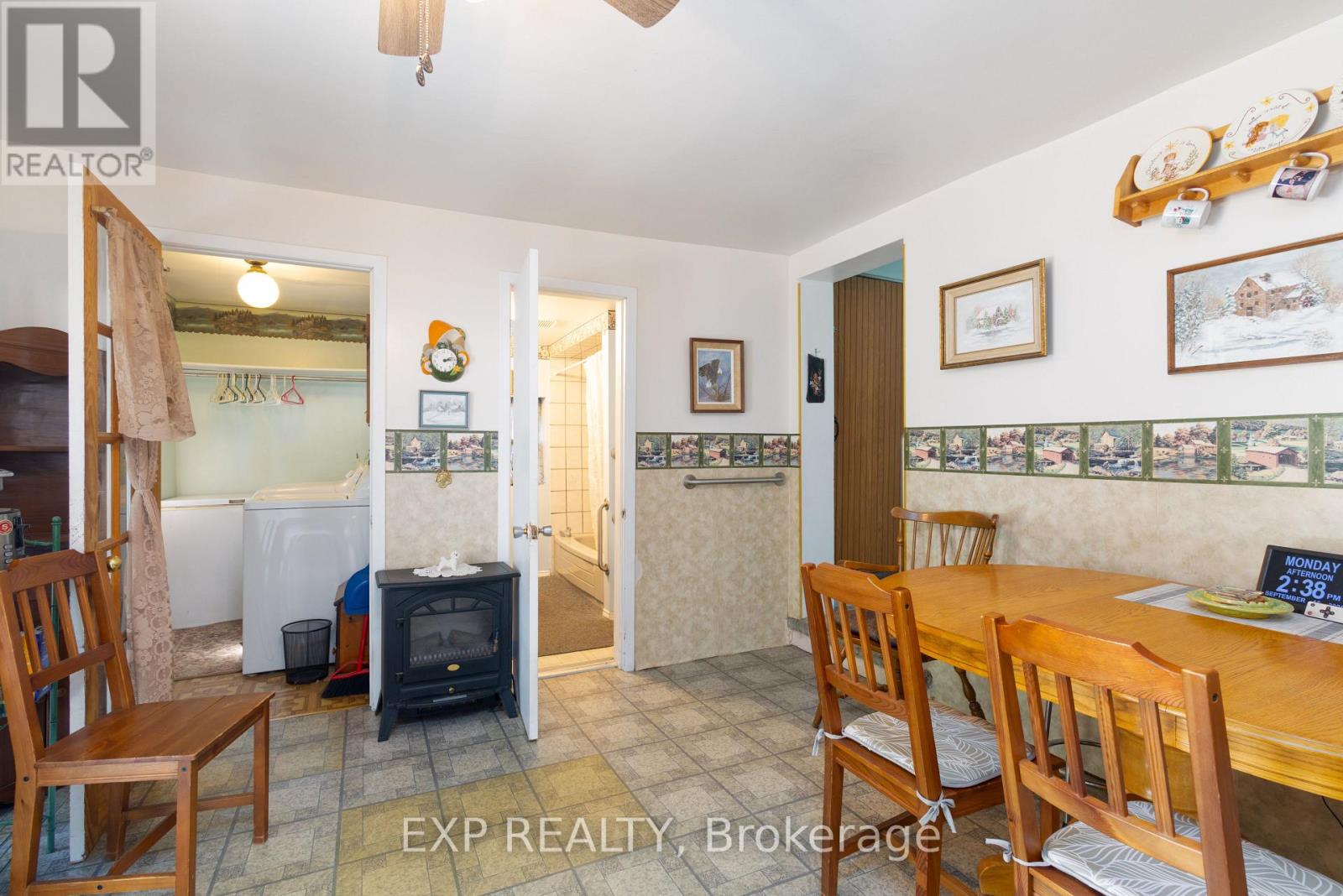 6823 Main Street, Whitchurch-Stouffville, Ontario  L4A 7G4 - Photo 11 - N12557660