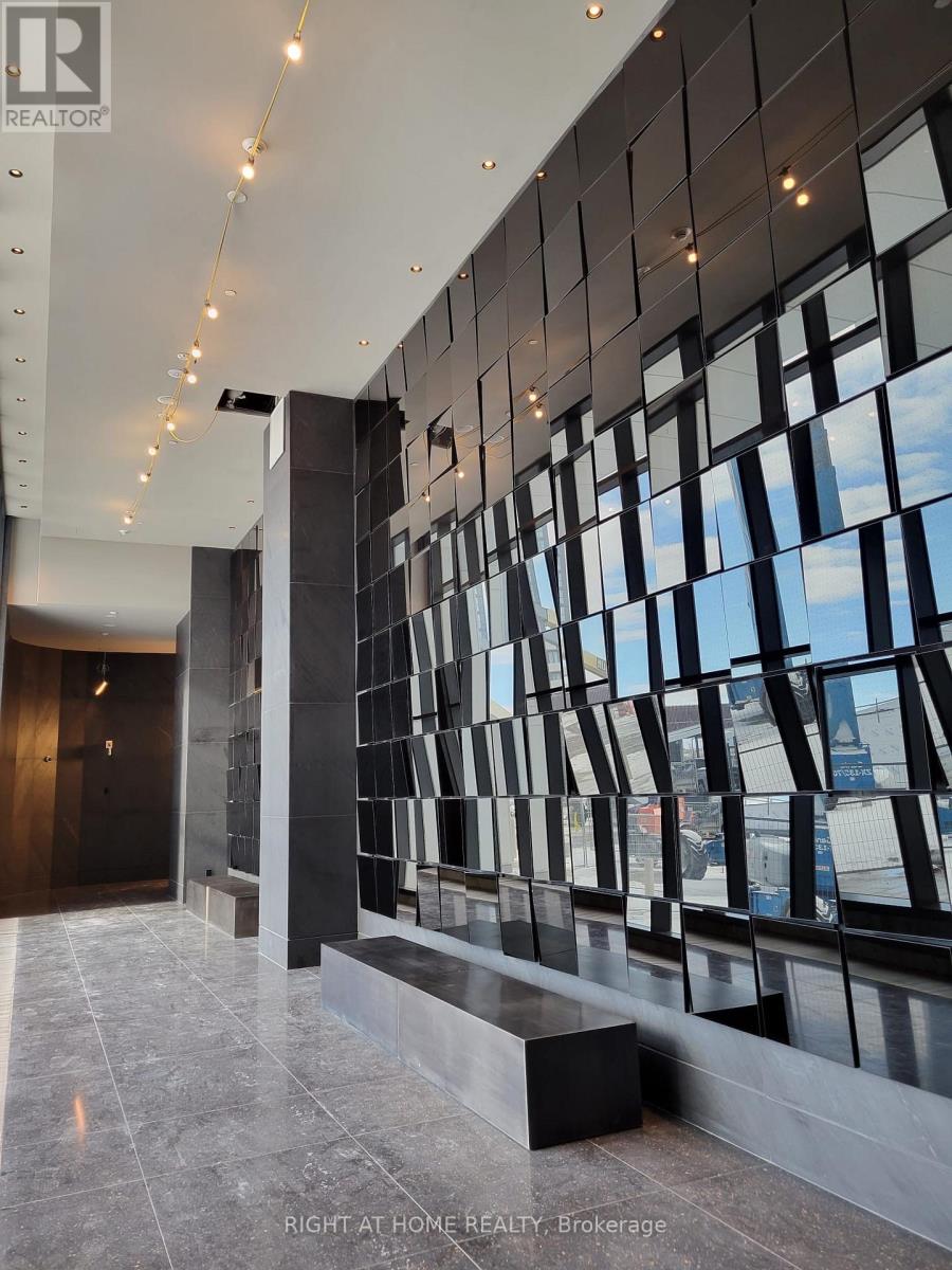 1110 - 28 Interchange Way, Vaughan, Ontario  L4K 0P8 - Photo 10 - N12557686