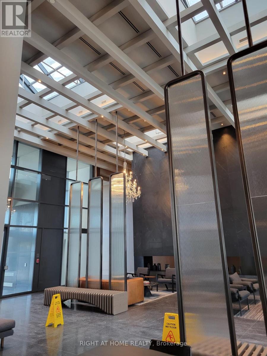 1110 - 28 Interchange Way, Vaughan, Ontario  L4K 0P8 - Photo 2 - N12557686