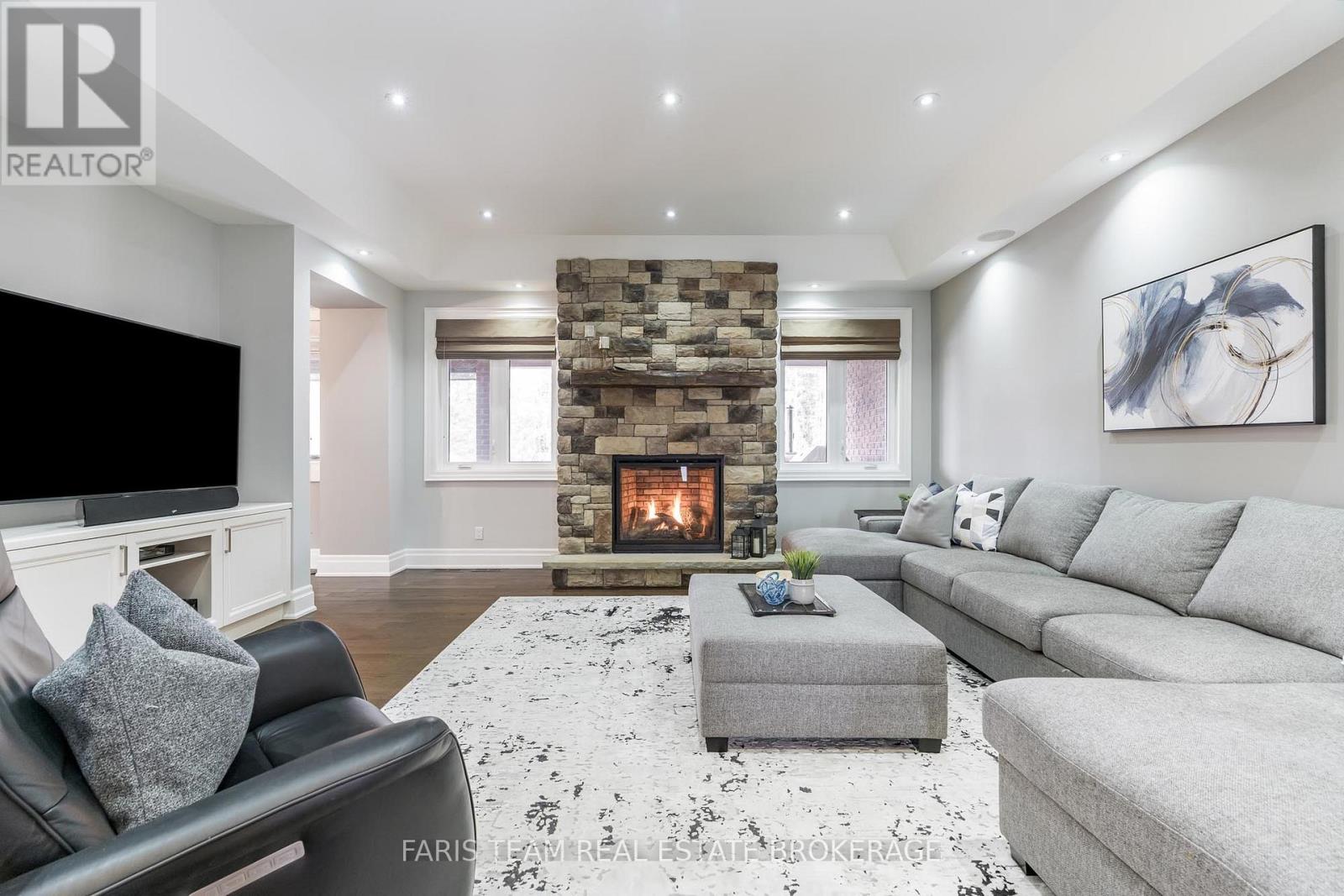 158 Dale Crescent, Bradford West Gwillimbury, Ontario  L0L 1L0 - Photo 13 - N12557698