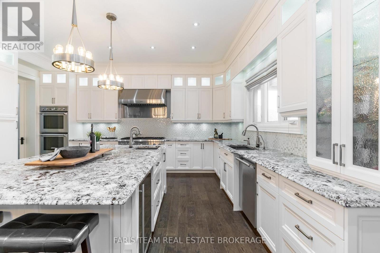 158 Dale Crescent, Bradford West Gwillimbury, Ontario  L0L 1L0 - Photo 6 - N12557698