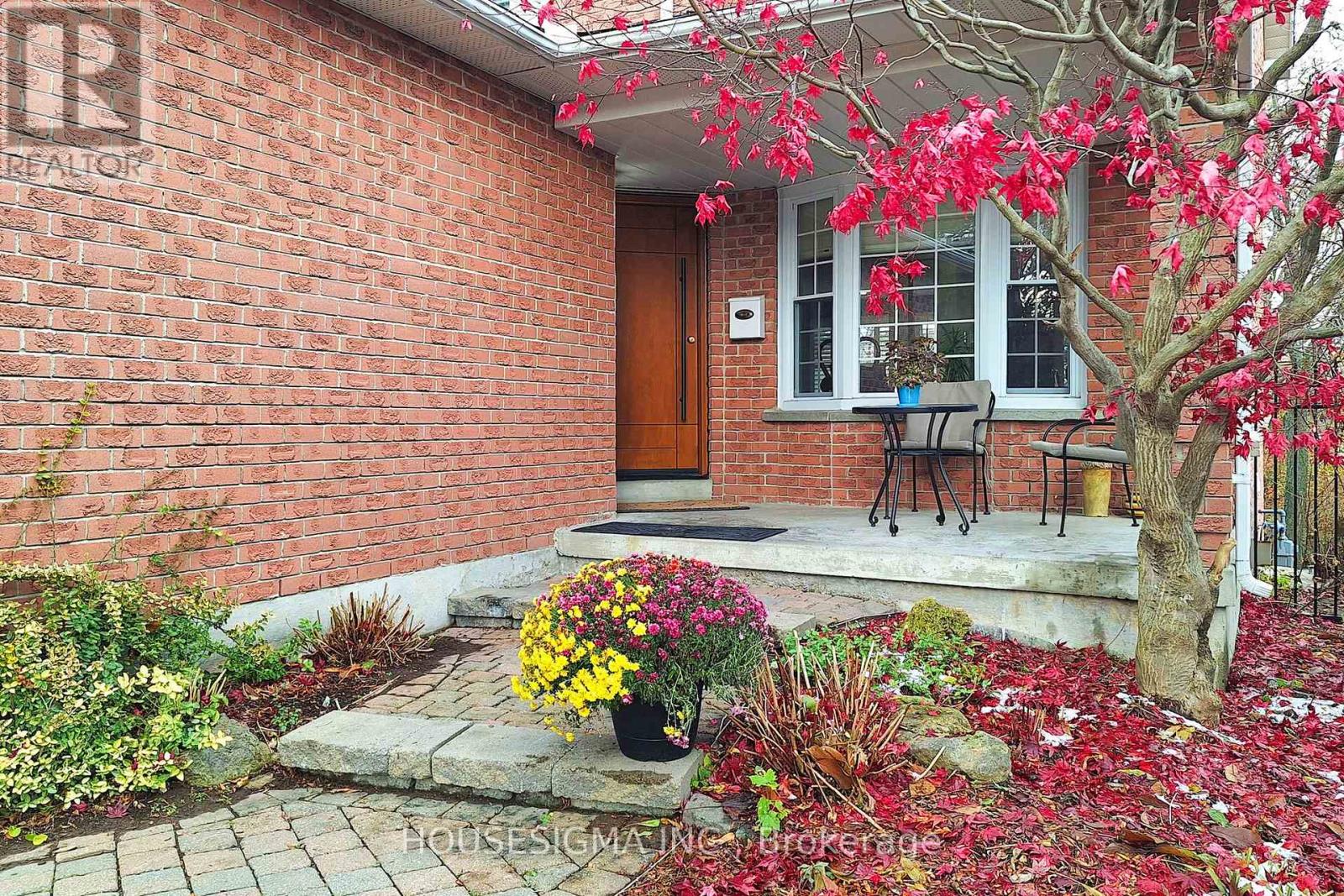 4 Mendys Forest, Aurora, Ontario  L4G 5A3 - Photo 2 - N12557704