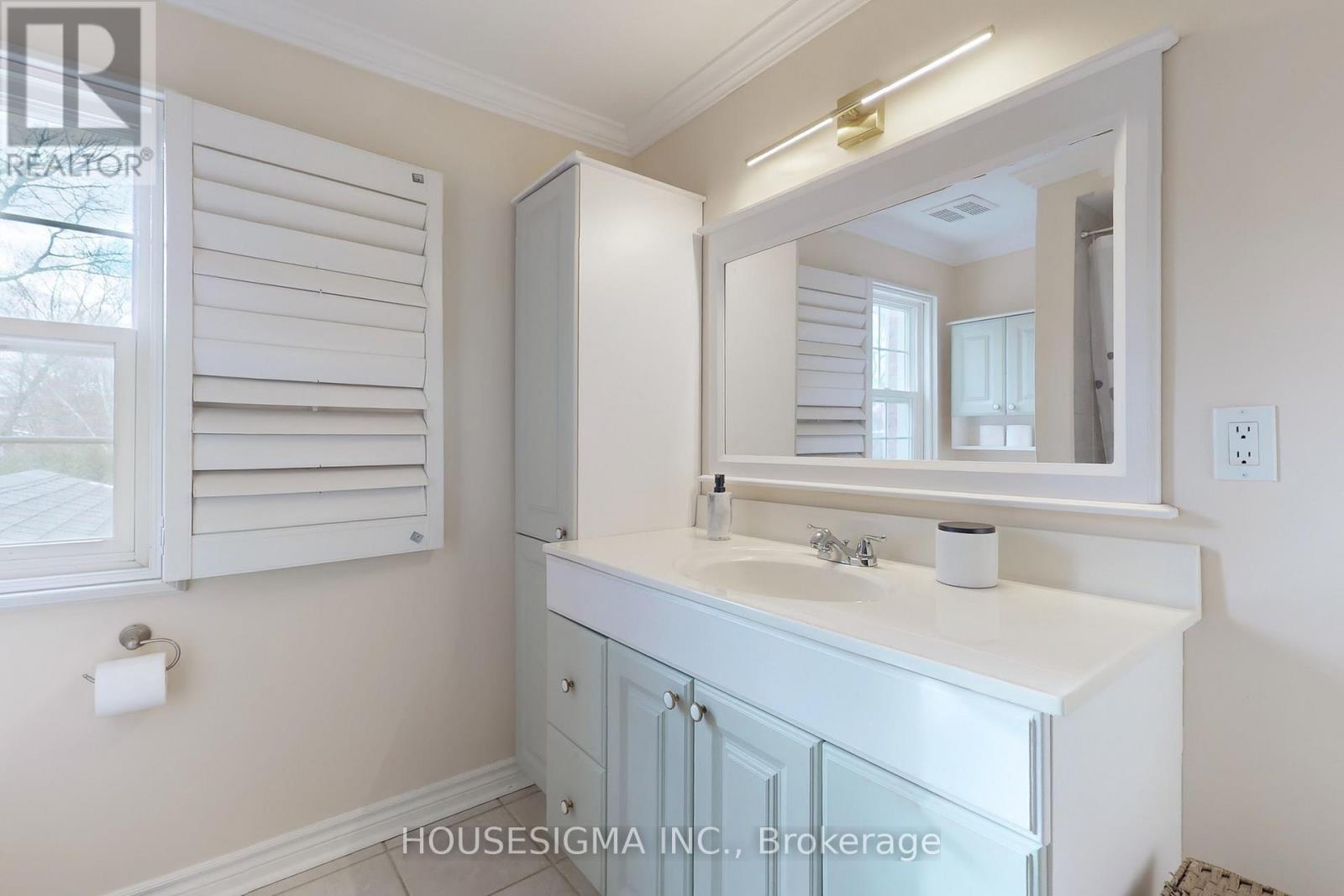 4 Mendys Forest, Aurora, Ontario  L4G 5A3 - Photo 23 - N12557704