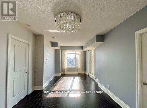 904 - 111 Upper Duke Crescent, Markham, Ontario  L6G 0C8 - Photo 7 - N12557710