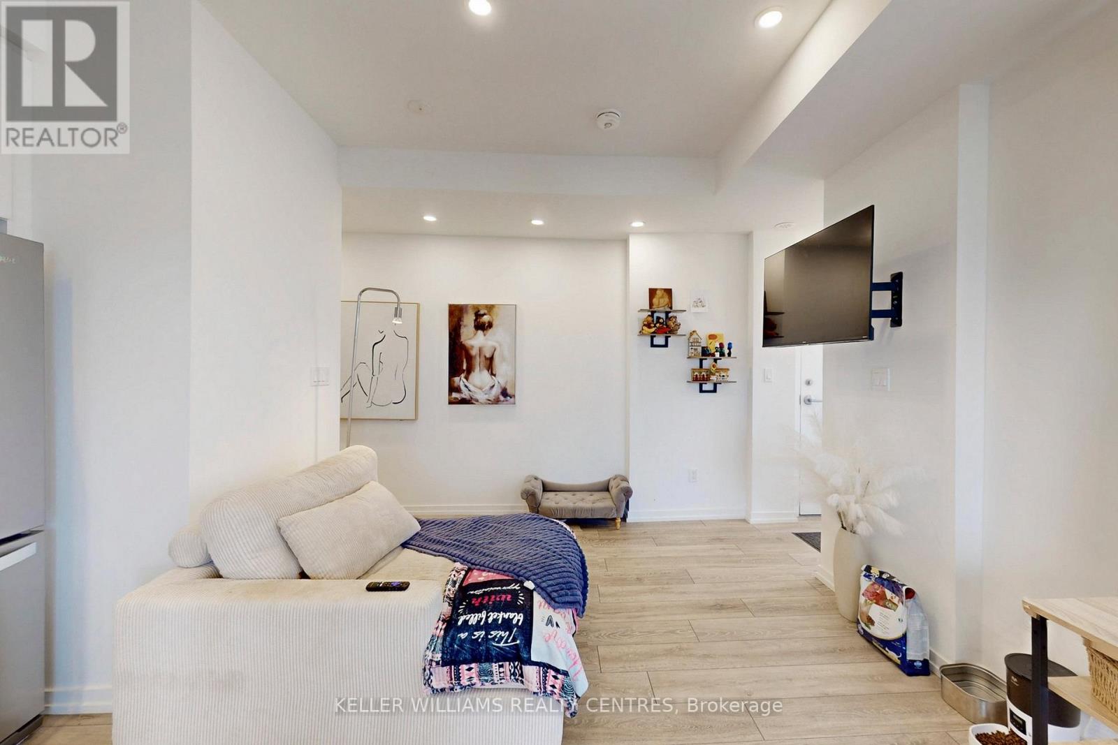 17 - 18 Lytham Green Circle, Newmarket, Ontario  L3Y 0H4 - Photo 10 - N12557736