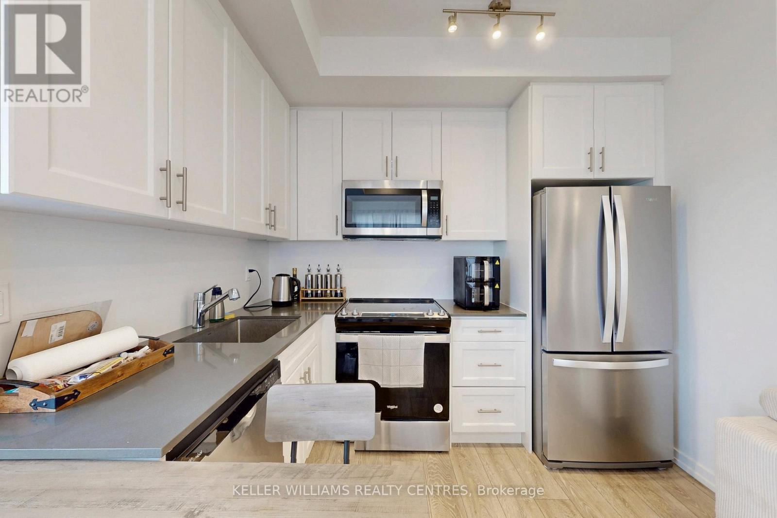 17 - 18 Lytham Green Circle, Newmarket, Ontario  L3Y 0H4 - Photo 12 - N12557736