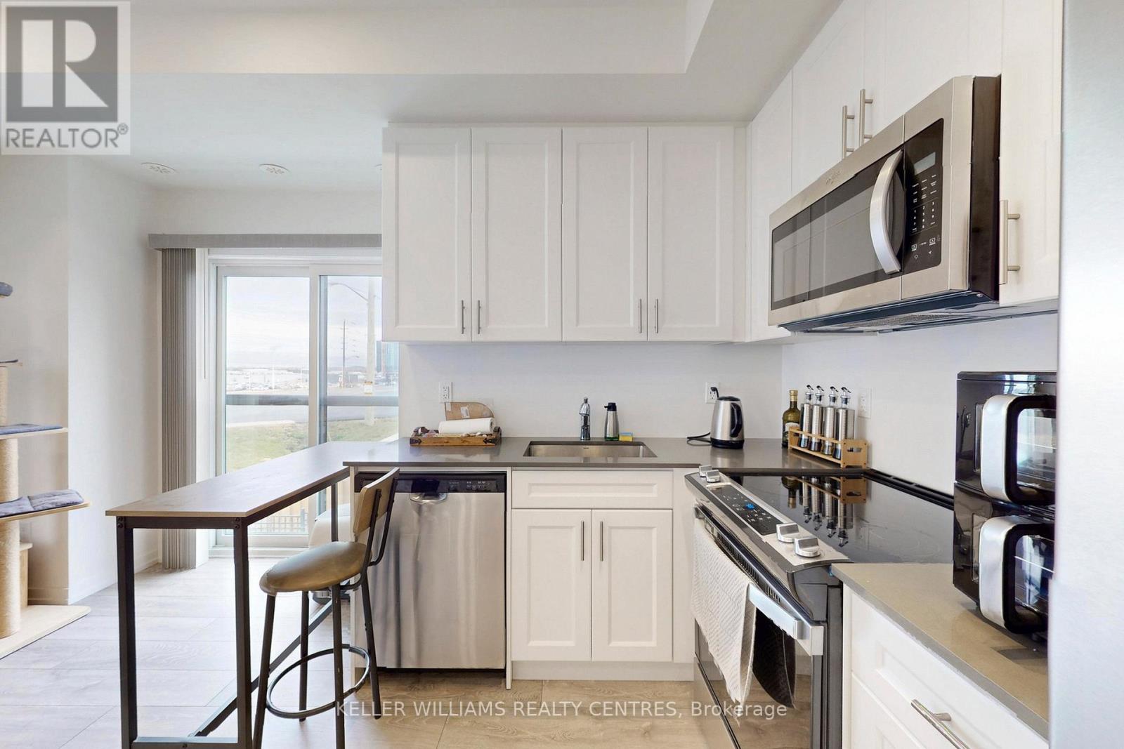 17 - 18 Lytham Green Circle, Newmarket, Ontario  L3Y 0H4 - Photo 13 - N12557736