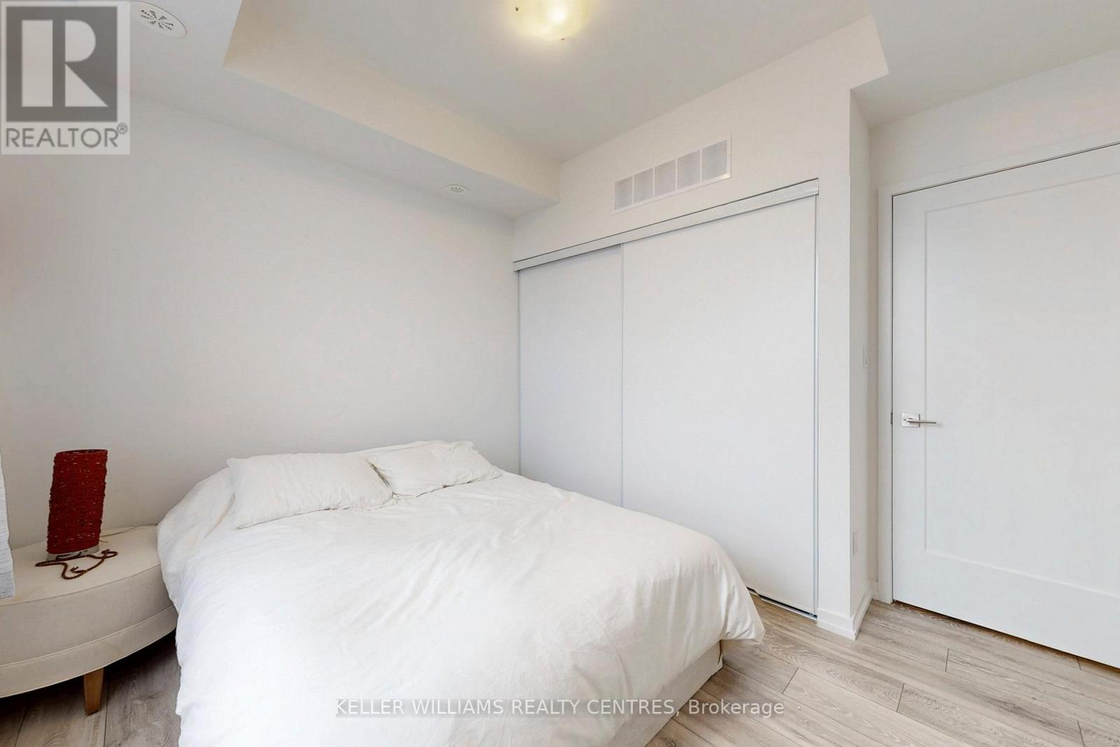 17 - 18 Lytham Green Circle, Newmarket, Ontario  L3Y 0H4 - Photo 16 - N12557736