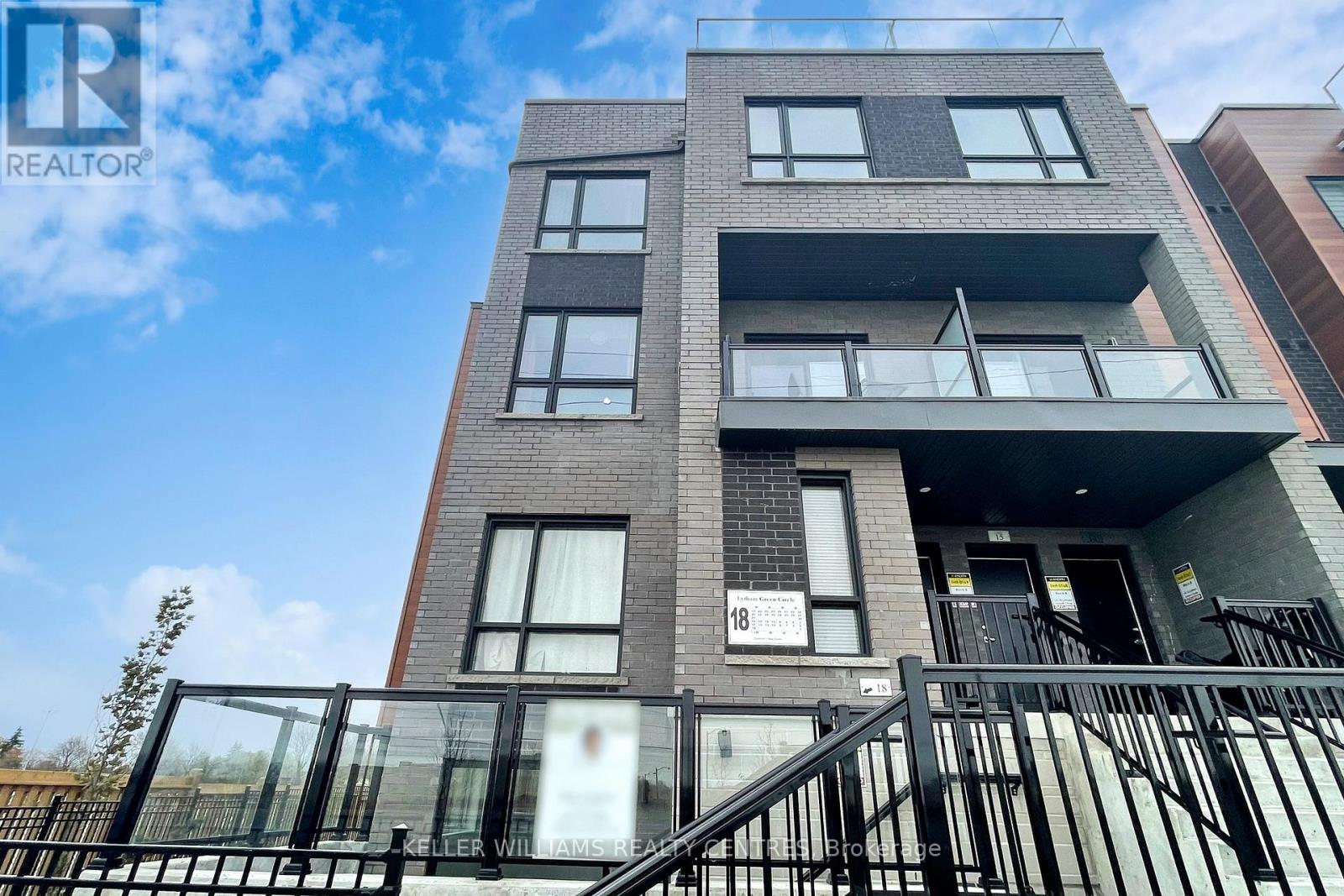 17 - 18 Lytham Green Circle, Newmarket, Ontario  L3Y 0H4 - Photo 2 - N12557736