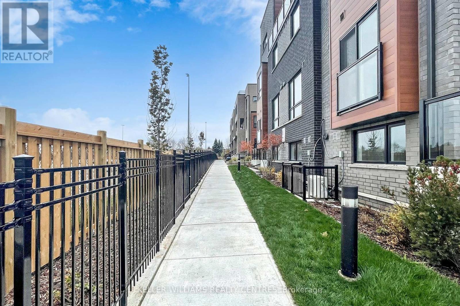 17 - 18 Lytham Green Circle, Newmarket, Ontario  L3Y 0H4 - Photo 22 - N12557736