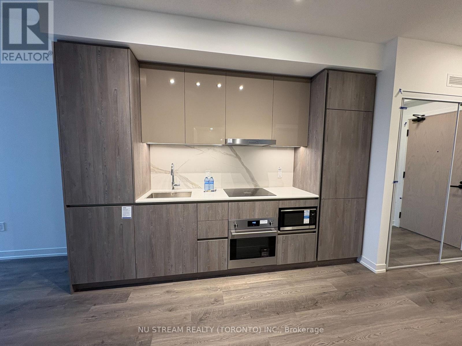 3110 - 8 Interchange Way, Vaughan, Ontario  L4K 0R2 - Photo 5 - N12557746