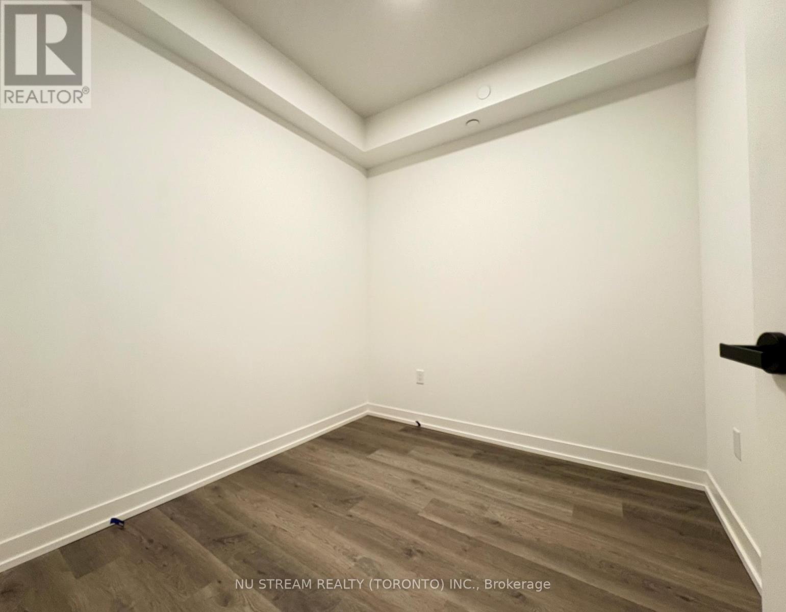 3110 - 8 Interchange Way, Vaughan, Ontario  L4K 0R2 - Photo 6 - N12557746