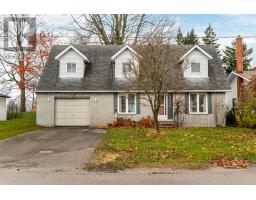 4 DUNLOP STREET, Penetanguishene, Ontario