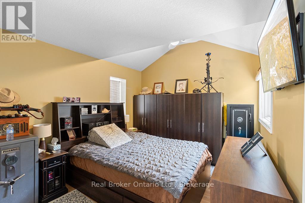 290 Myles Bay Shore Road, Northern Bruce Peninsula, Ontario  N0H 1W0 - Photo 20 - X12557806