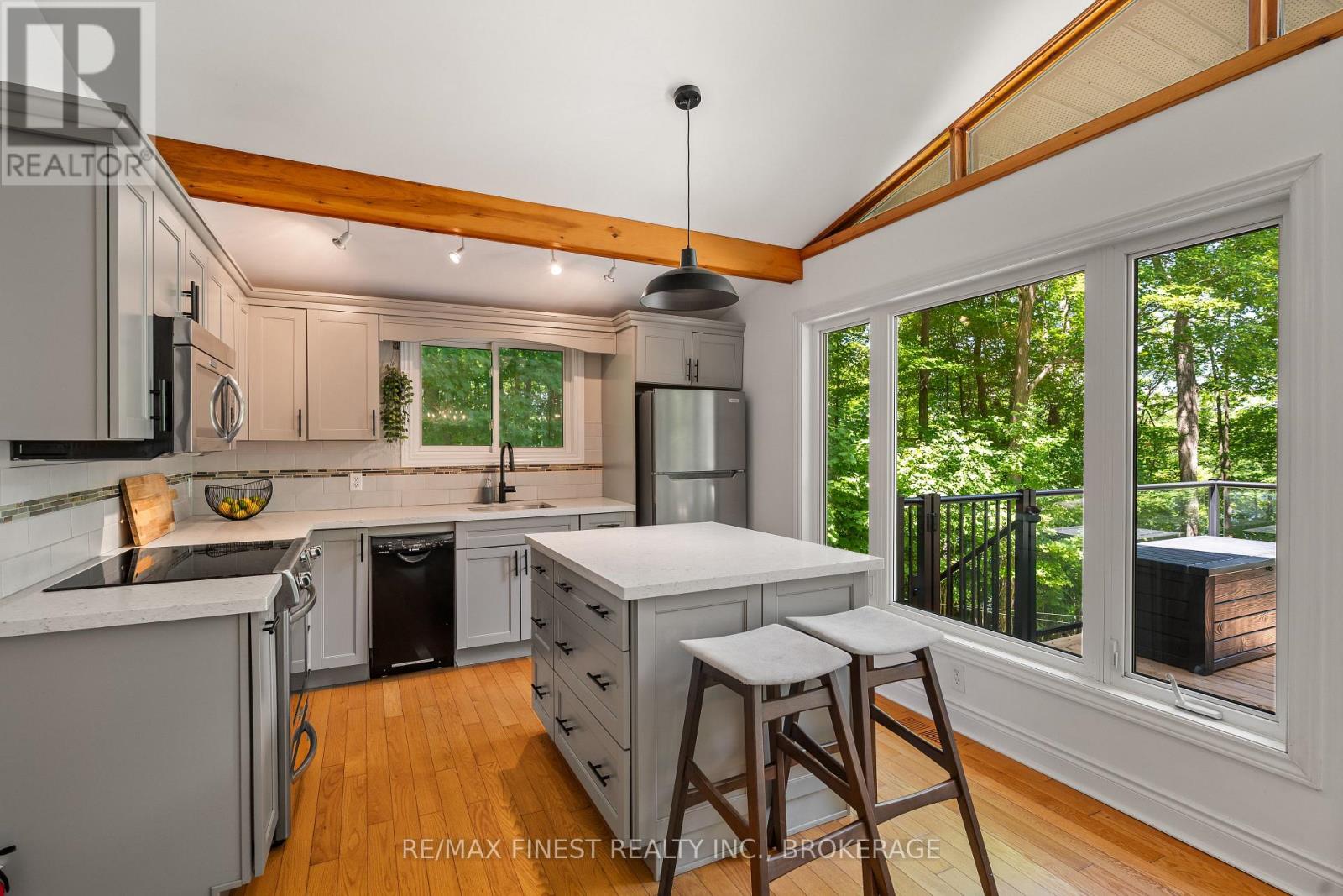 32 Oakwood Lane, Frontenac, Ontario  K0H 1W0 - Photo 14 - X12557846