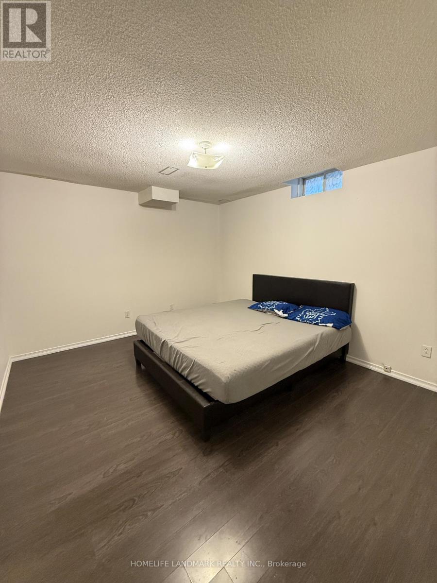 5932 Hemingway Road, Mississauga, Ontario  L5M 5M1 - Photo 6 - W12557702