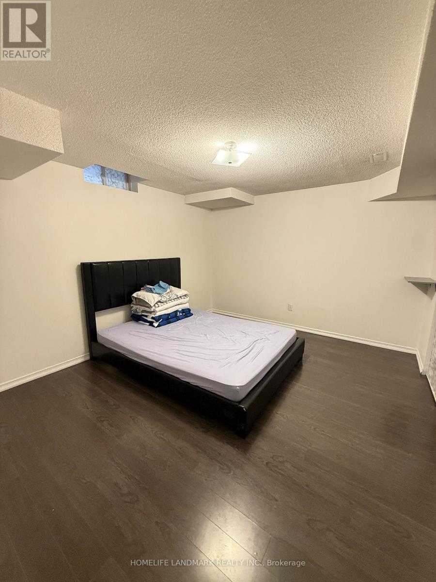 5932 Hemingway Road, Mississauga, Ontario  L5M 5M1 - Photo 7 - W12557702