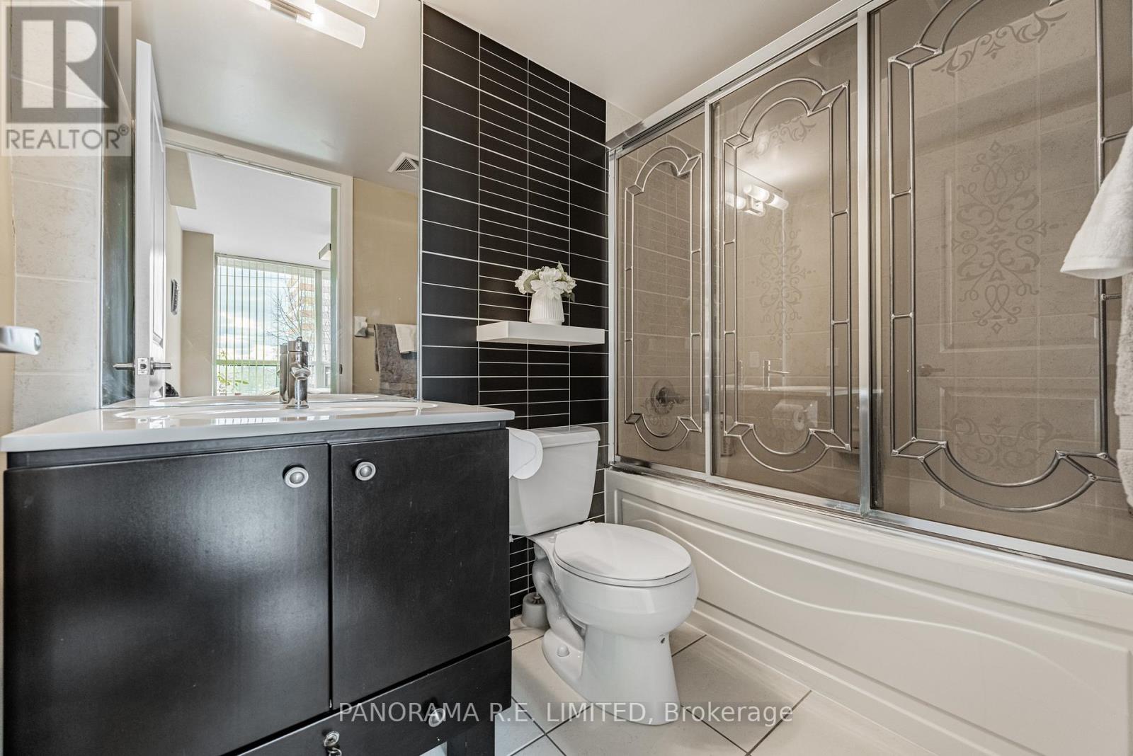 310 - 225 Sherway Gardens Road, Toronto, Ontario  M9C 0A3 - Photo 12 - W12557714