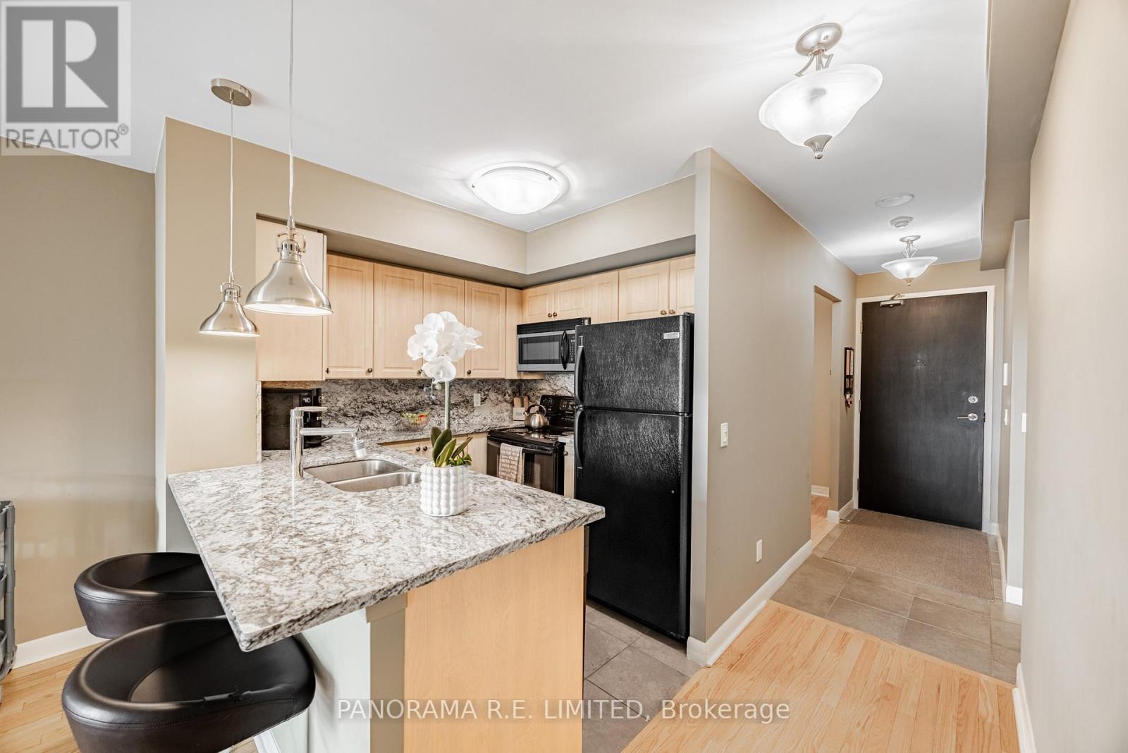 310 - 225 Sherway Gardens Road, Toronto, Ontario  M9C 0A3 - Photo 7 - W12557714