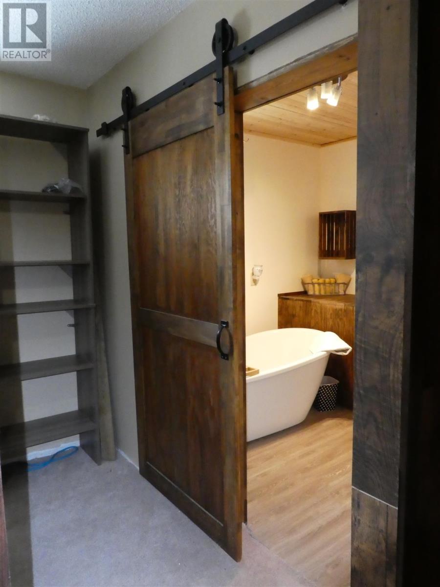 150 Dieppe Rd, Longlac, Ontario  P0T 2A0 - Photo 16 - TB250764