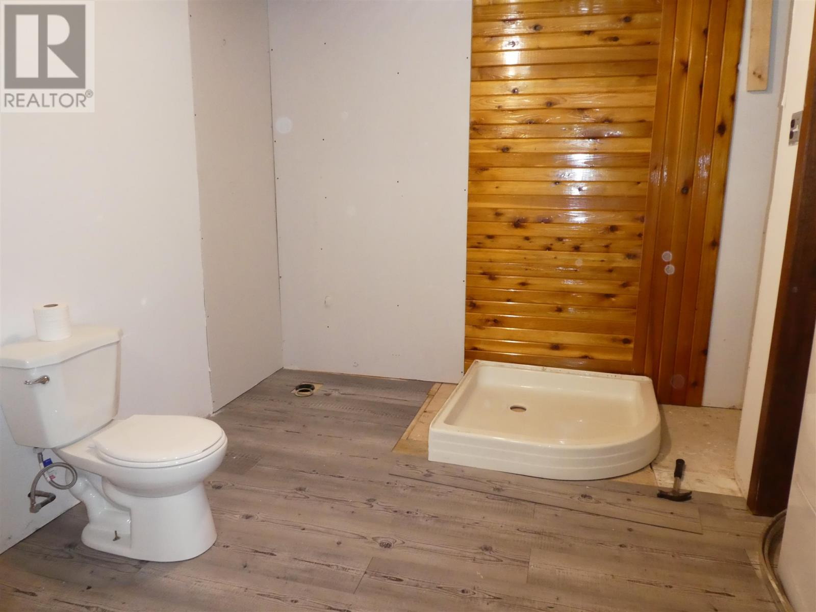 150 Dieppe Rd, Longlac, Ontario  P0T 2A0 - Photo 23 - TB250764