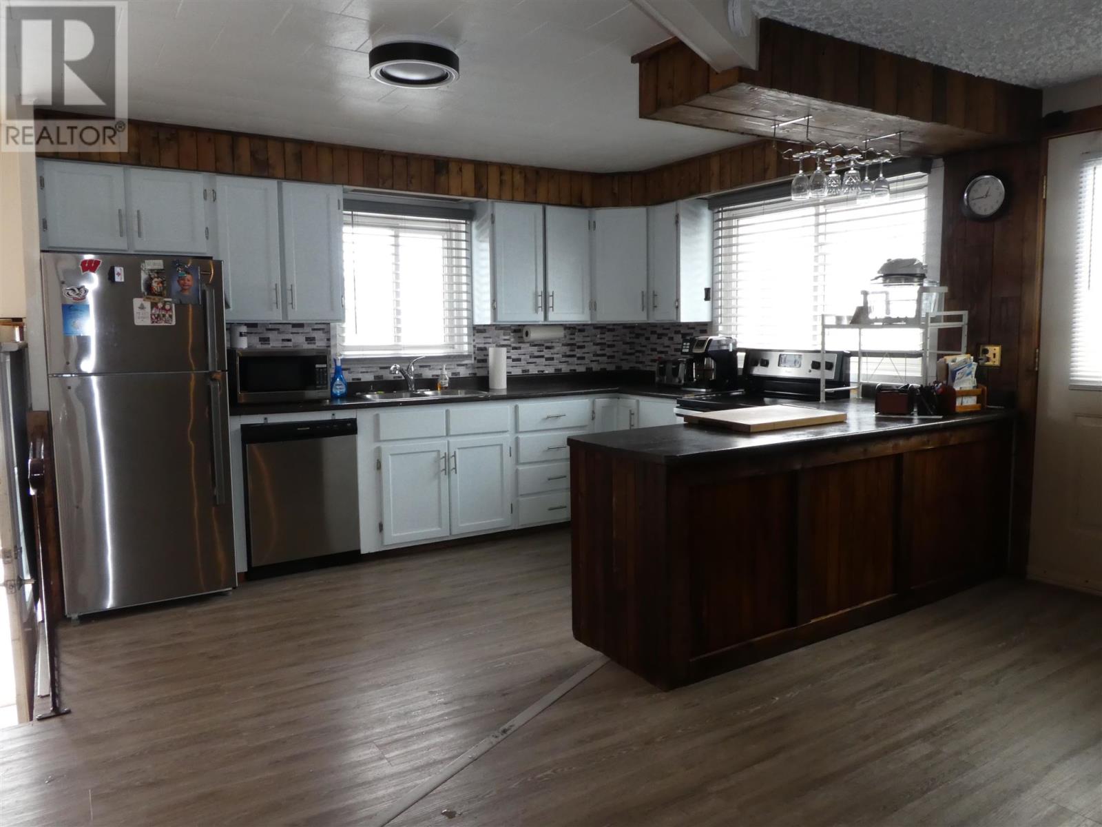 150 Dieppe Rd, Longlac, Ontario  P0T 2A0 - Photo 2 - TB250764