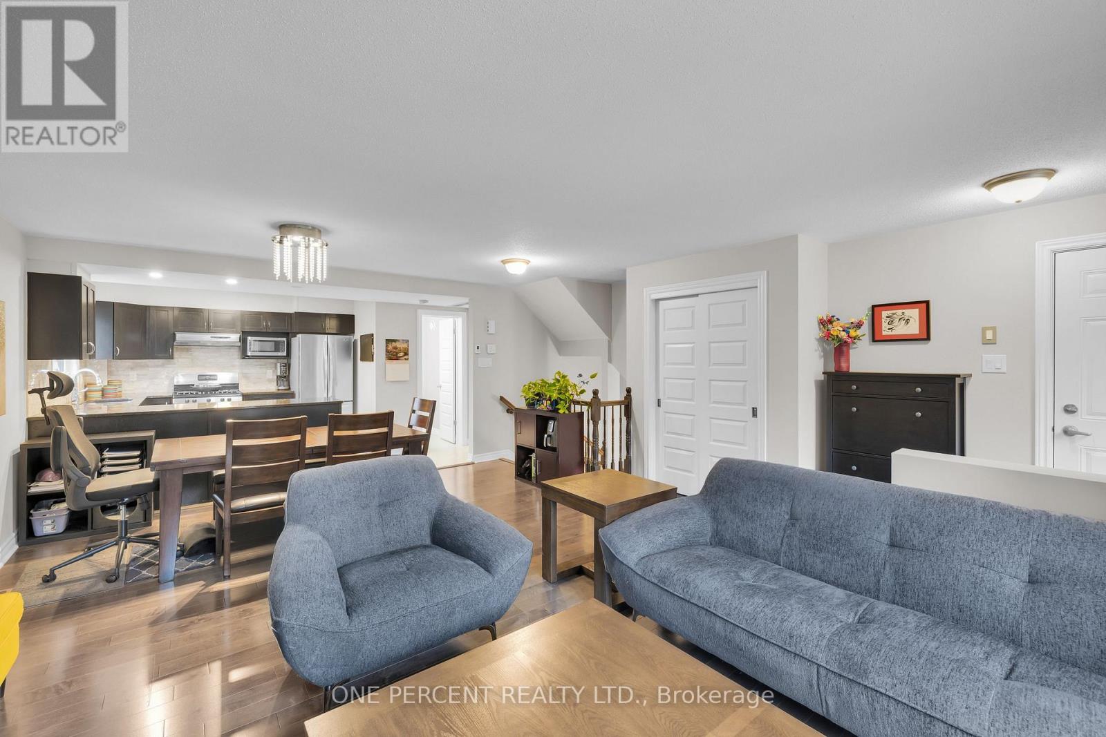 242 Titanium Private, Ottawa, Ontario  K1C 0A5 - Photo 11 - X12557788