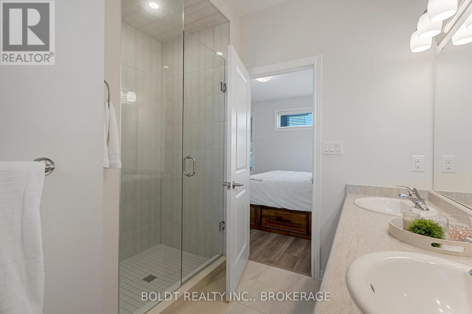 80 Summersides Boulevard, Pelham, Ontario  L0S 1E6 - Photo 14 - X12557804