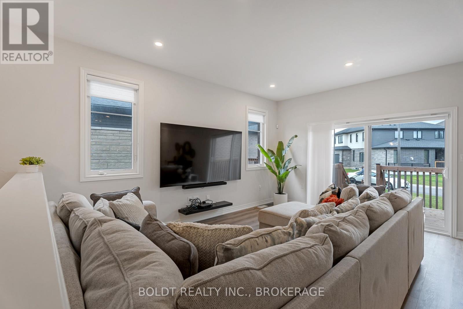 80 Summersides Boulevard, Pelham, Ontario  L0S 1E6 - Photo 15 - X12557804