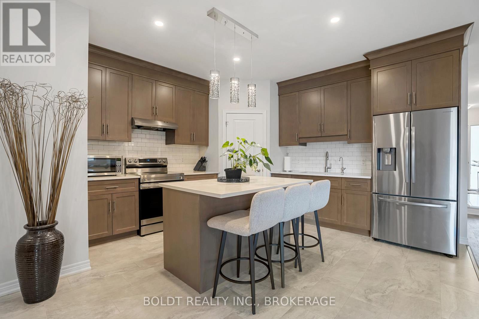 80 Summersides Boulevard, Pelham, Ontario  L0S 1E6 - Photo 19 - X12557804