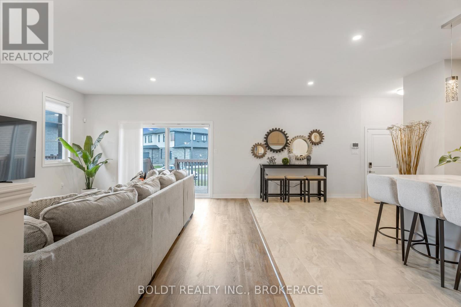 80 Summersides Boulevard, Pelham, Ontario  L0S 1E6 - Photo 24 - X12557804