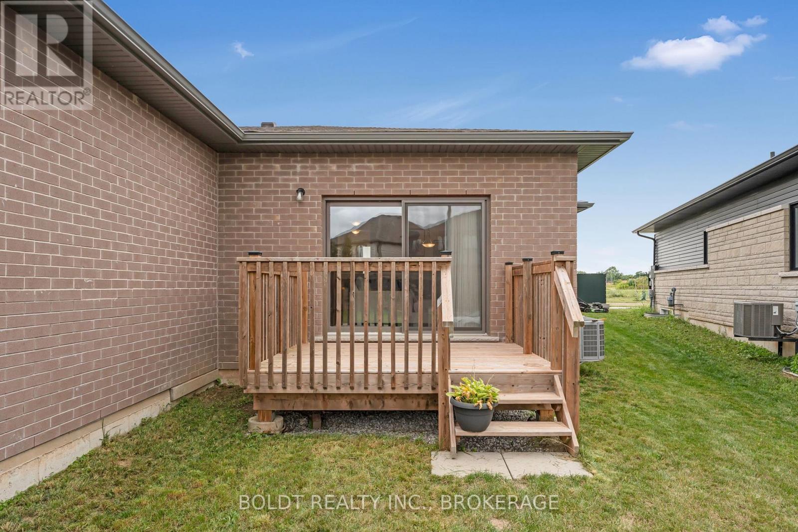 80 Summersides Boulevard, Pelham, Ontario  L0S 1E6 - Photo 35 - X12557804