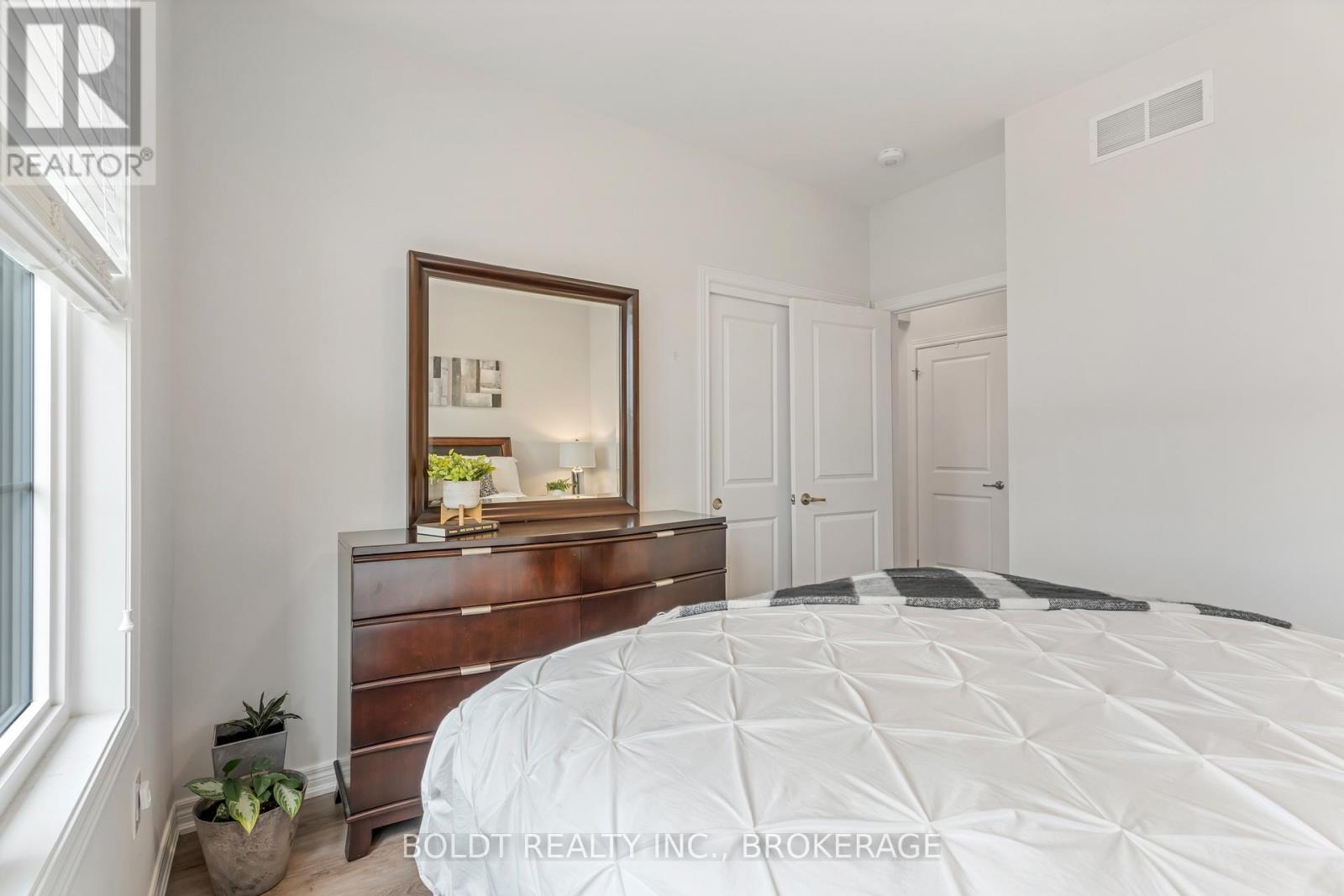 80 Summersides Boulevard, Pelham, Ontario  L0S 1E6 - Photo 9 - X12557804