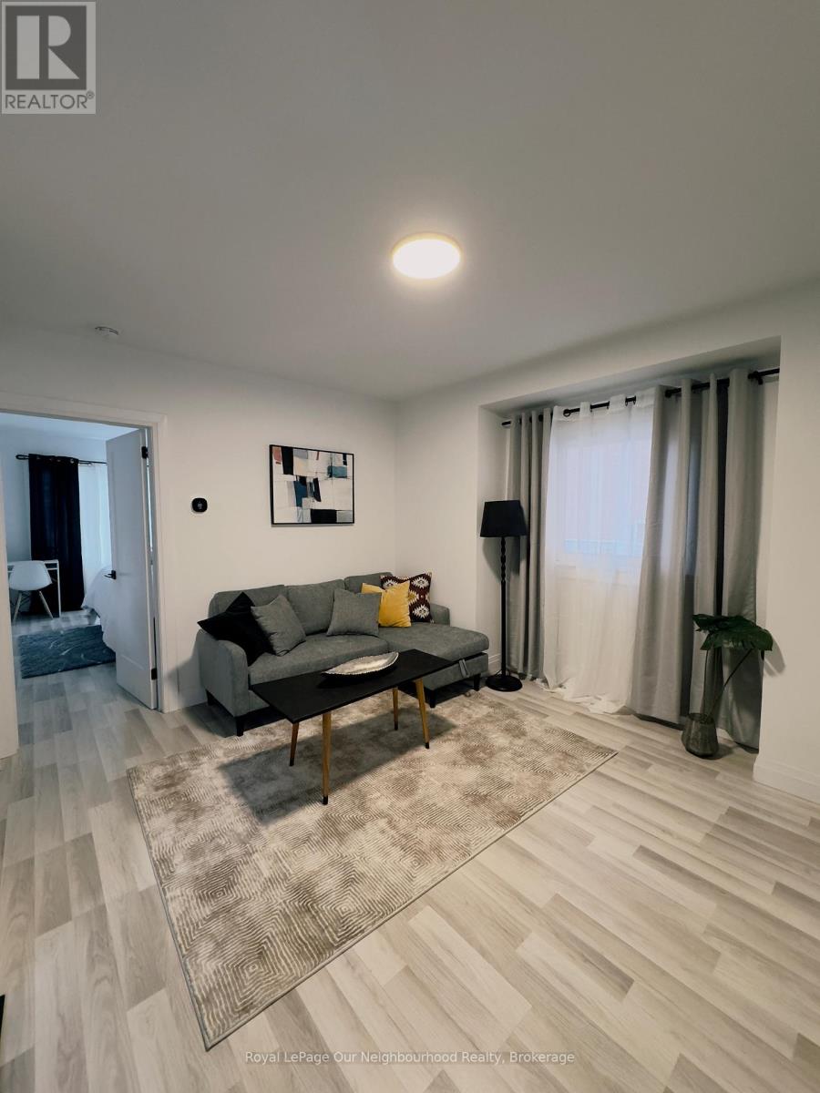 Main - 196 Walnut Street S, Hamilton, Ontario  L8N 2M1 - Photo 3 - X12557750