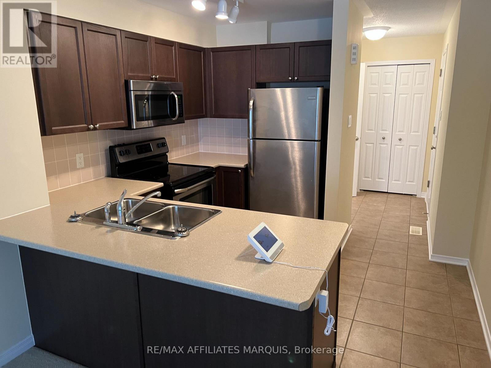 304 Fir Lane, North Grenville, Ontario  K0G 1J0 - Photo 10 - X12483583