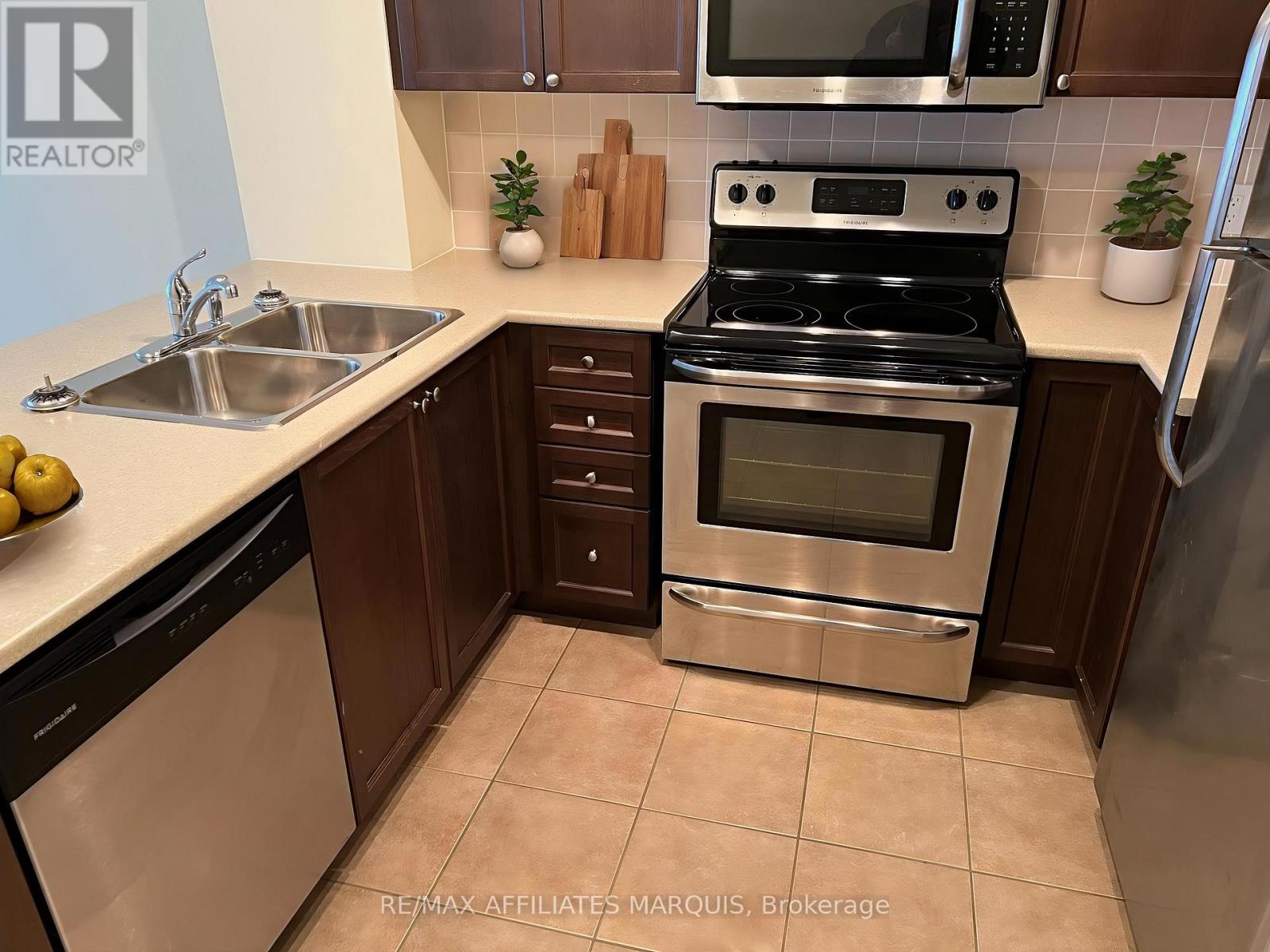 304 Fir Lane, North Grenville, Ontario  K0G 1J0 - Photo 6 - X12483583