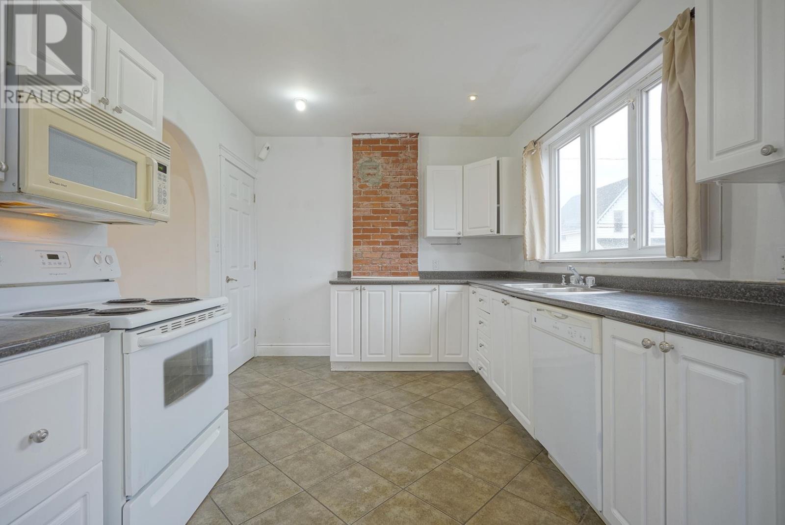 A&b 158 Granville Street, Summerside, Prince Edward Island  C1N 3A4 - Photo 16 - 202527815