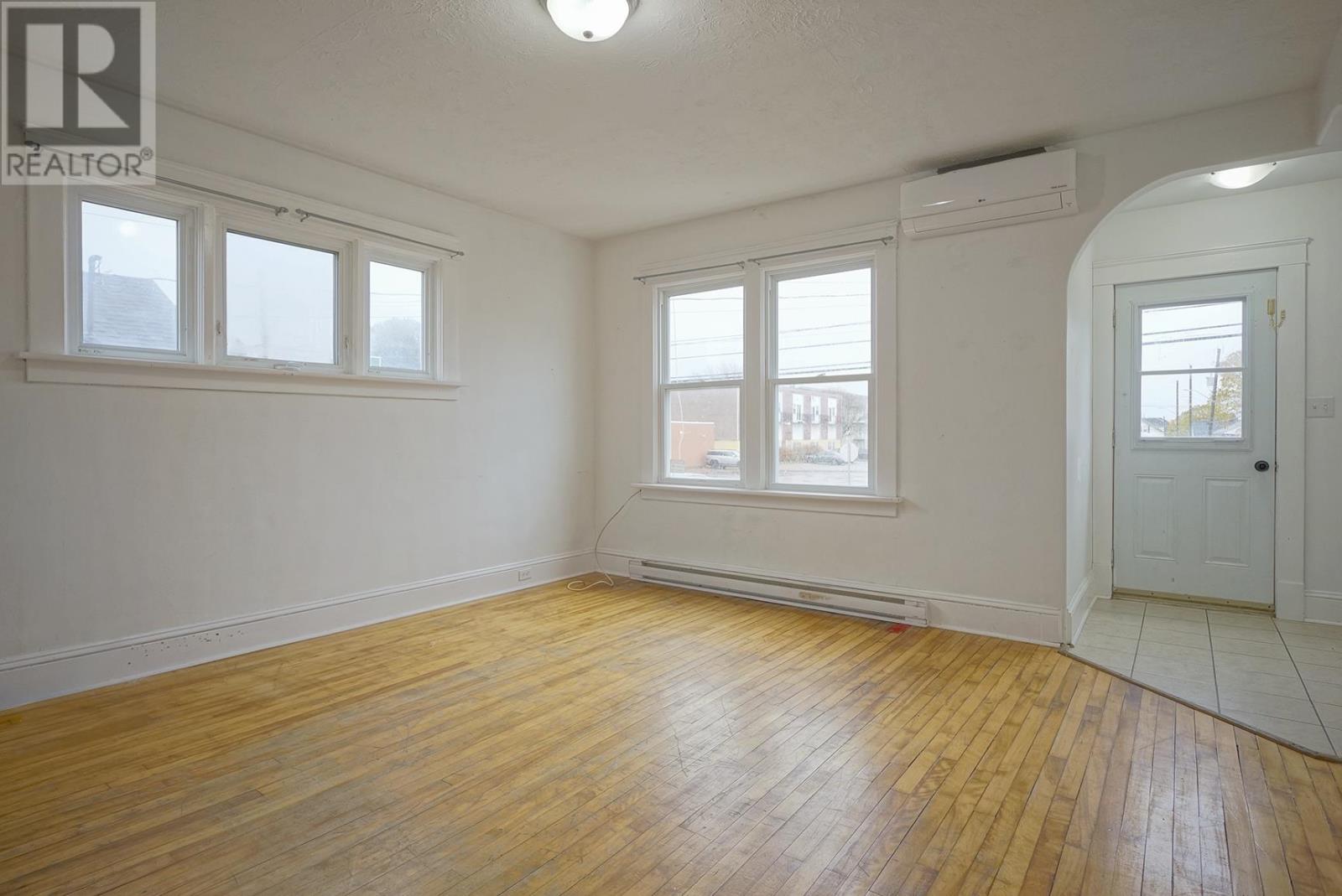 A&b 158 Granville Street, Summerside, Prince Edward Island  C1N 3A4 - Photo 5 - 202527815