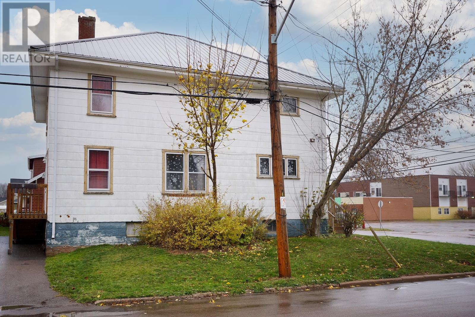 A&b 158 Granville Street, Summerside, Prince Edward Island  C1N 3A4 - Photo 3 - 202527815