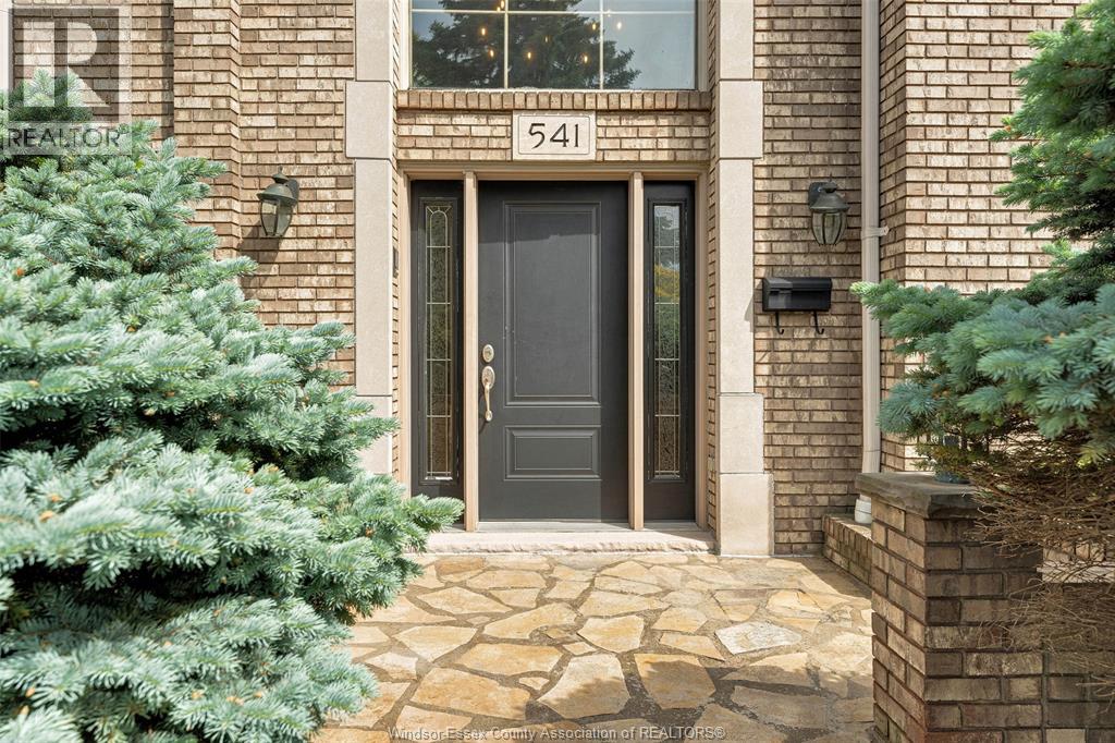 541 Kerr Crescent, Lakeshore, Ontario  N0R 1A0 - Photo 4 - 25029126