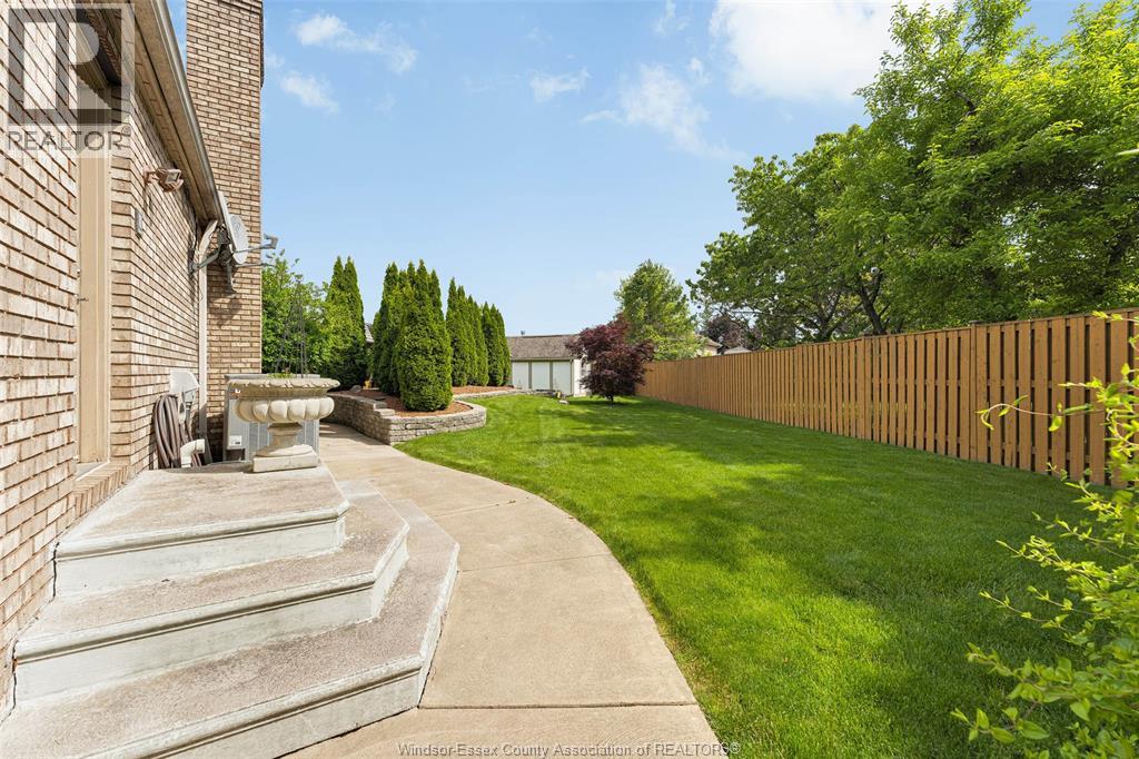 541 Kerr Crescent, Lakeshore, Ontario  N0R 1A0 - Photo 47 - 25029126