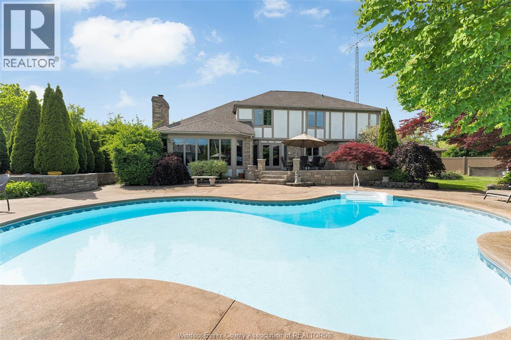 541 Kerr Crescent, Lakeshore, Ontario  N0R 1A0 - Photo 5 - 25029126