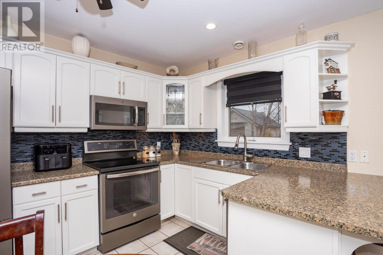 86e Orlebar Street, Charlottetown, Prince Edward Island  C1A 4X8 - Photo 5 - 202528227