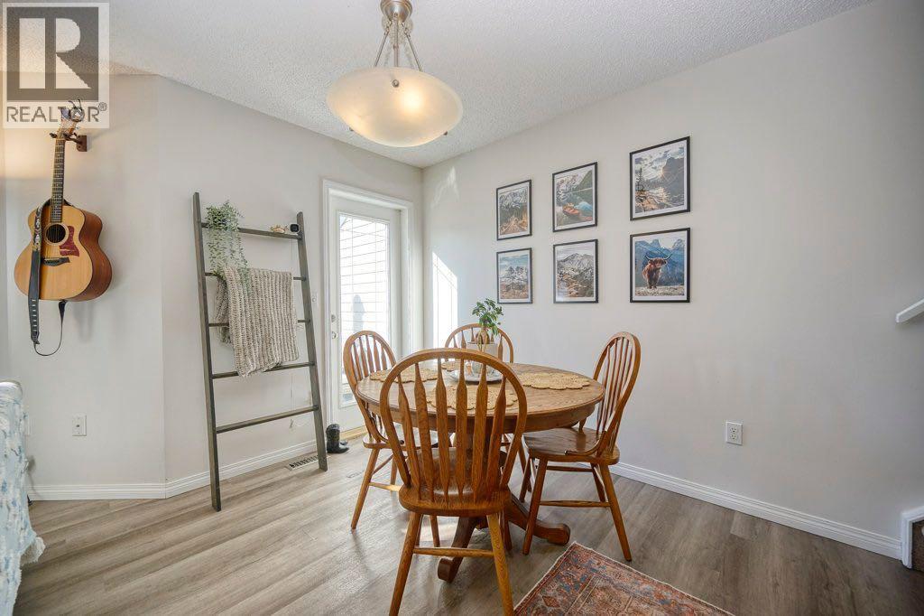 165 Bayside Point Sw, Airdrie, Alberta  T4B 2Z2 - Photo 5 - A2266703