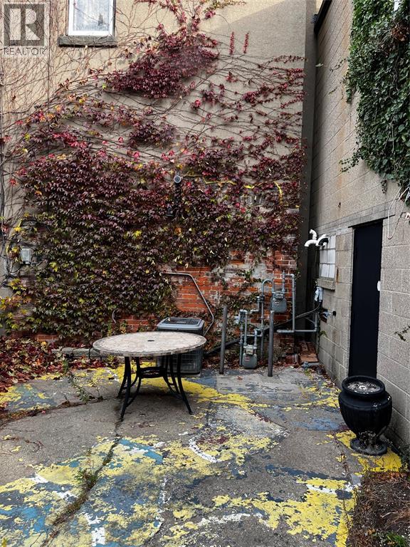 123 Christina Street North Unit# Main Floor, Sarnia, Ontario  N7T 5T7 - Photo 4 - 25029132