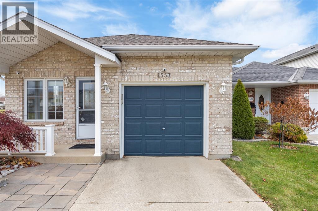 1557 Afton Court, Sarnia, Ontario  N7S 5Y3 - Photo 2 - 25029082
