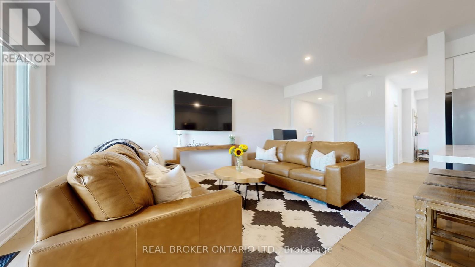 2 Alan Williams Trail, Uxbridge, Ontario L9P 0R5 - Photo 4 - N12557786