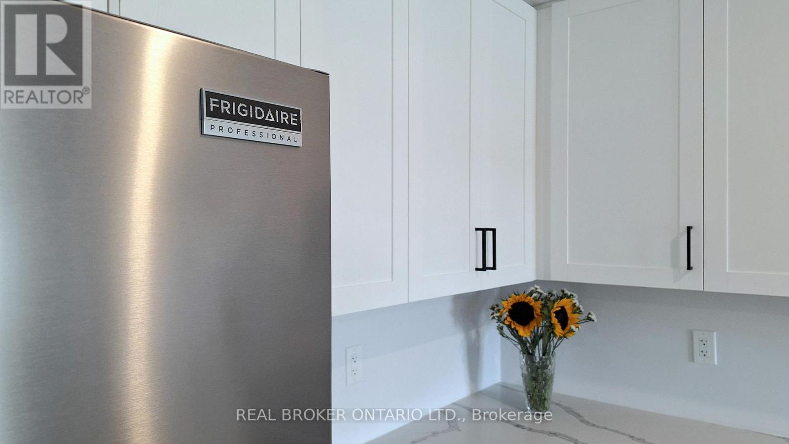 2 Alan Williams Trail, Uxbridge, Ontario L9P 0R5 - Photo 9 - N12557786