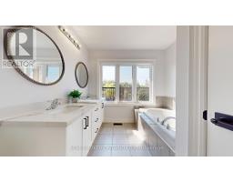 2 ALAN WILLIAMS TRAIL, Uxbridge, Ontario